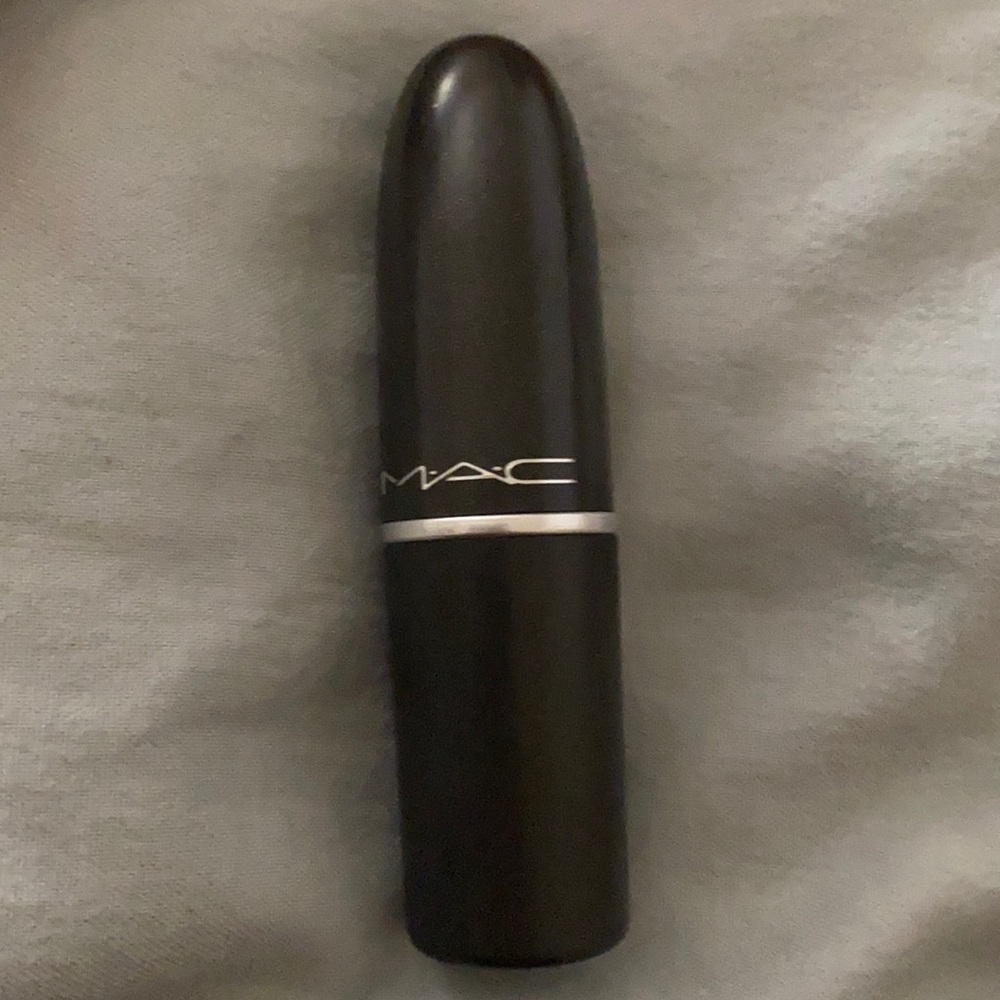 Mac x Rihanna lipstick riri boy without box